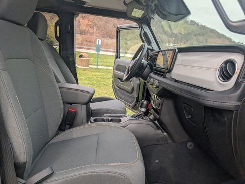 Used 2025 Jeep Wrangler Unlimited Sahara w/ Safety Group image 35