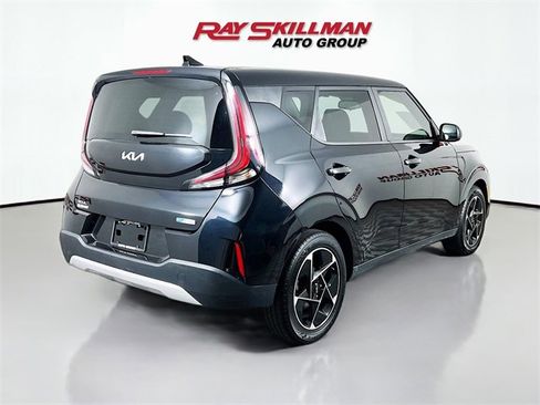 Used 2023 Kia Soul EX image 7