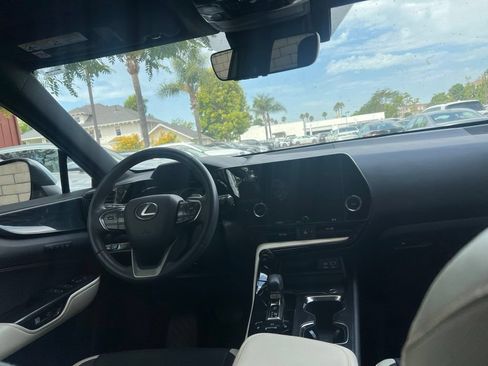 Used 2022 Lexus NX 250 FWD image 9