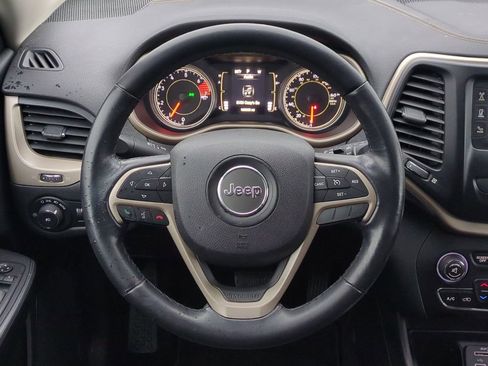 Used 2016 Jeep Cherokee Latitude w/ Comfort/Convenience Group image 24