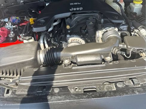 Used 2021 Jeep Gladiator Rubicon AWD/4WD image 9