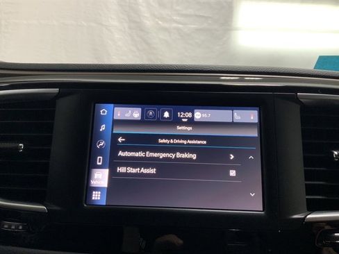 Used 2023 Chrysler Voyager LX image 28