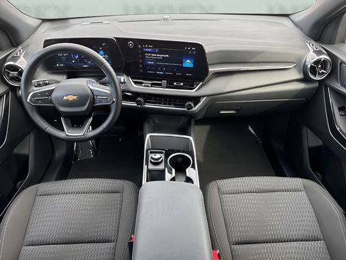 Used 2026 Chevrolet Equinox LT FWD image 14