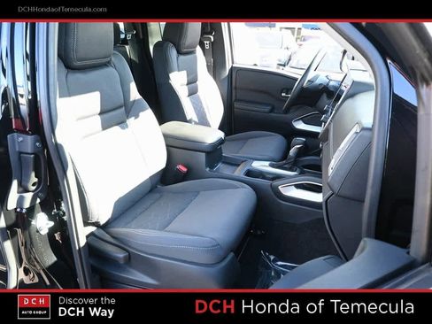 Used 2025 Nissan Frontier SV image 21