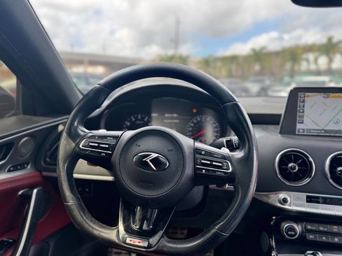 Used 2018 Kia Stinger GT1 image 26