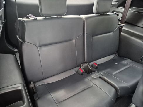 Used 2025 Mitsubishi Outlander SE FWD image 33