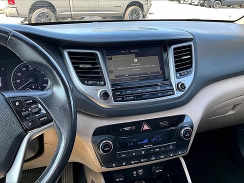 Used 2016 Hyundai Tucson Limited w/ Option Group 03 FWD image 6