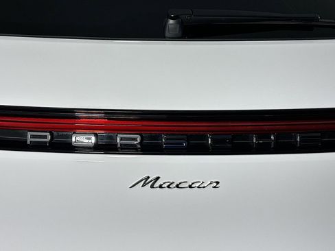 Used 2025 Porsche Macan image 35