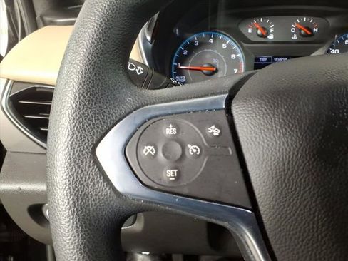 Used 2022 Chevrolet Traverse LS image 24