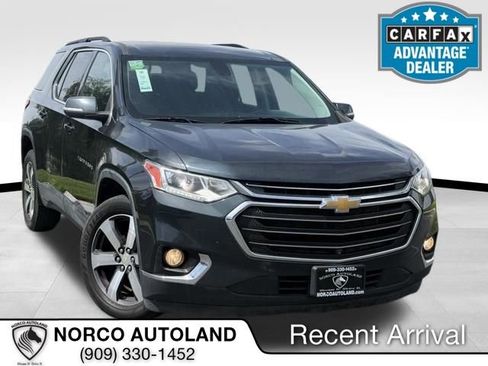 Used 2021 Chevrolet Traverse LT w/ LT Premium Package image 1