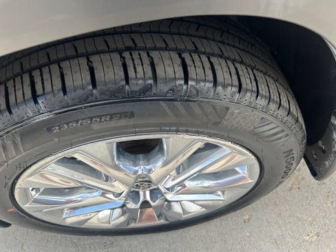Certified 2021 Toyota Highlander Limited AWD/4WD image 25