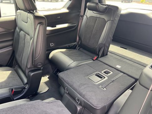 New 2025 Jeep Grand Cherokee L Altitude image 26