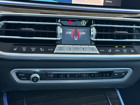 Used 2023 BMW X5 xDrive40i w/ M Sport Package AWD/4WD image 28