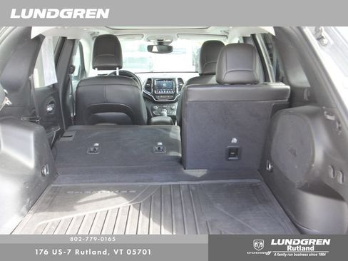 Used 2021 Jeep Cherokee Limited w/ Mopar Interior Package AWD/4WD image 30