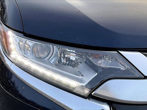 Used 2020 Mitsubishi Outlander ES image 25