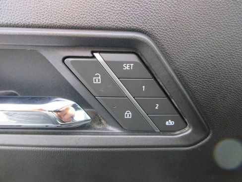 Used 2025 Chevrolet Colorado ZR2 w/ Technology Package image 26