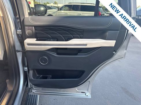 Used 2024 Ford Expedition Platinum AWD/4WD image 14