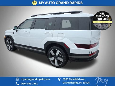 Used 2025 Hyundai Santa Fe Limited image 5