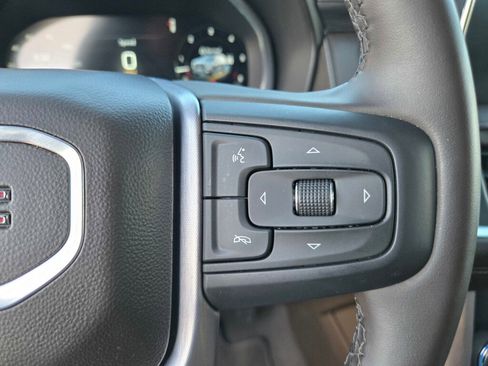 Used 2024 GMC Yukon XL SLT image 23