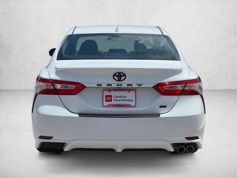 Used 2020 Toyota Camry SE w/ Blackout Package FWD image 7