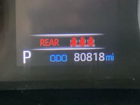 Used 2021 Toyota RAV4 LE AWD/4WD image 18