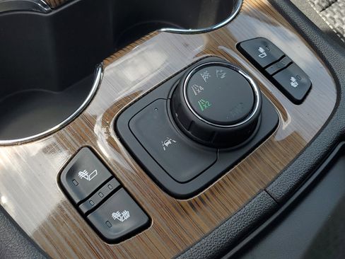 Used 2023 GMC Acadia SLE w/ Driver Convenience Package AWD/4WD image 8