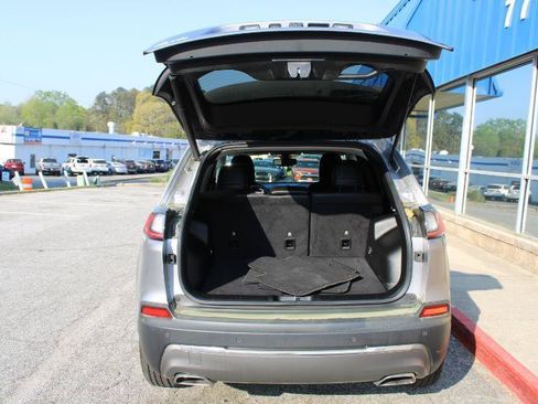 Used 2019 Jeep Cherokee Limited AWD/4WD image 14