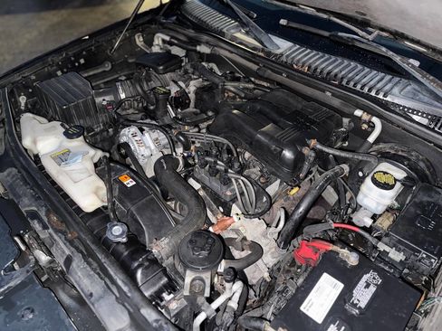 Used 2010 Ford Explorer Sport Trac XLT image 27