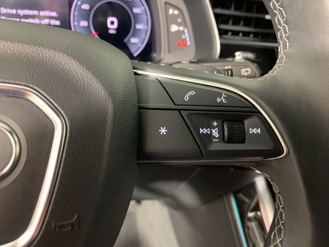 Used 2025 Audi Q8 Premium Plus AWD/4WD image 22