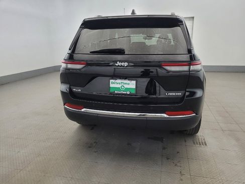 Used 2023 Jeep Grand Cherokee Laredo AWD/4WD image 7
