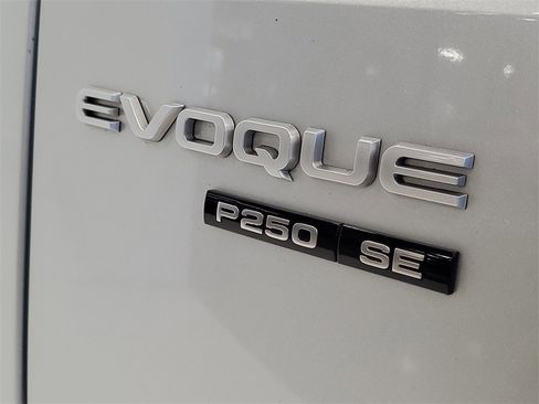 Used 2020 Land Rover Range Rover Evoque SE image 8