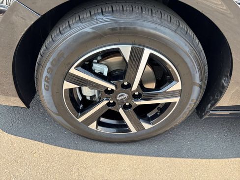 Used 2025 Nissan Sentra SV FWD image 28