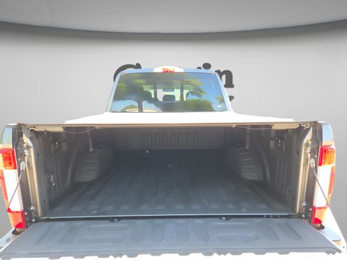 Used 2018 Ford F250 Lariat w/ Lariat Ultimate Package image 14