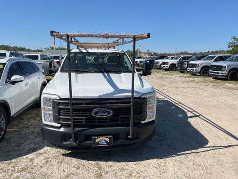 Used 2024 Ford F250 XL RWD image 3