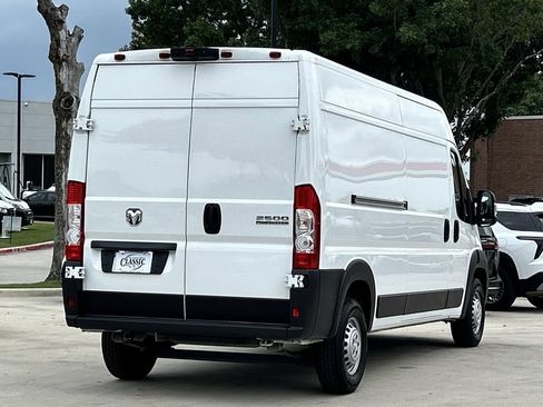 Used 2025 RAM ProMaster 2500 w/ Convenience Group FWD image 4