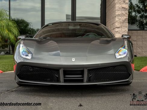 Used 2017 Ferrari 488 GTB RWD image 2