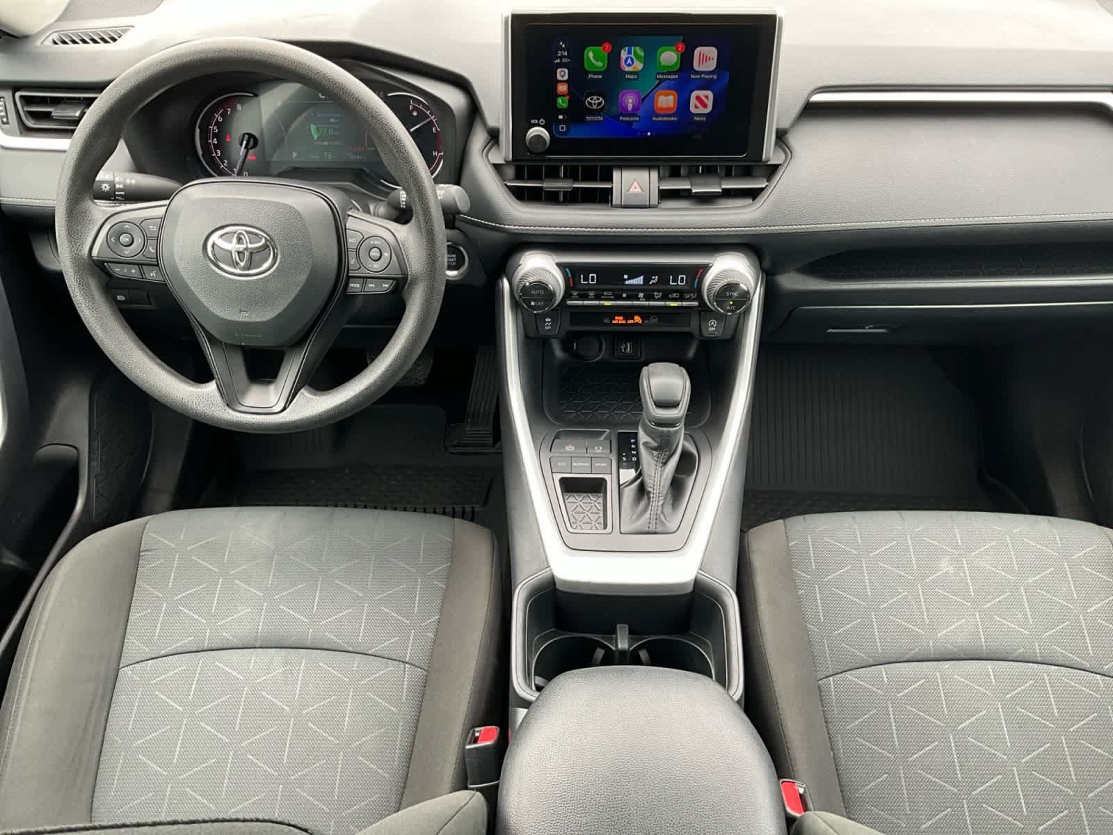 Used 2025 Toyota RAV4 XLE FWD image 10