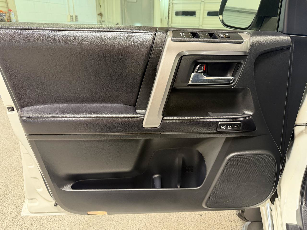 Used 2017 Toyota 4Runner Limited AWD/4WD image 11