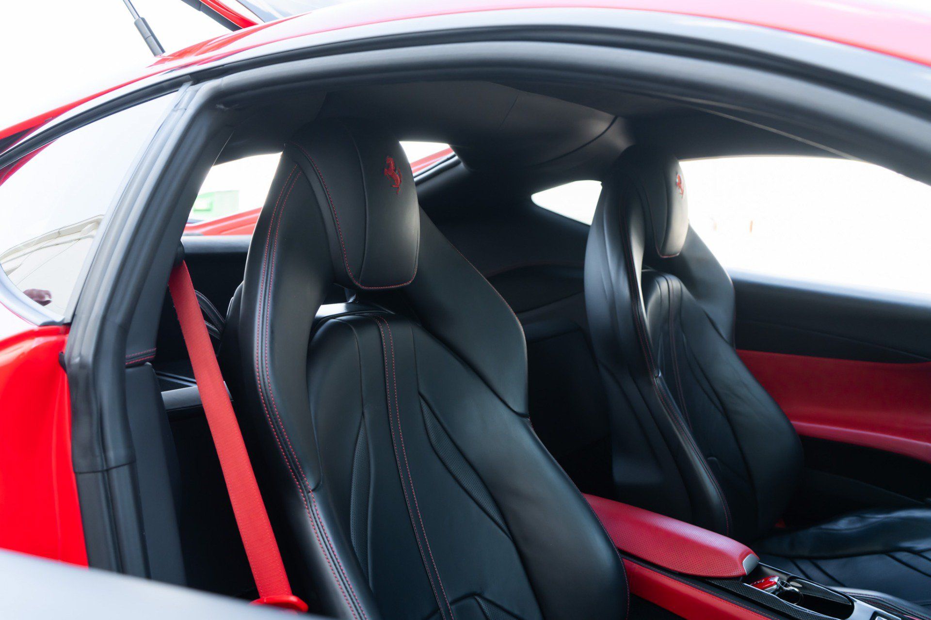 Used 2019 Ferrari 812 Superfast RWD image 27