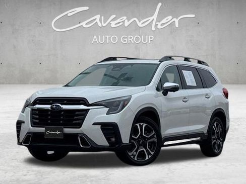 Used 2023 Subaru Ascent Touring image 1