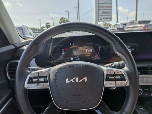 Used 2023 Kia Telluride S w/ S Sunroof Package FWD image 23