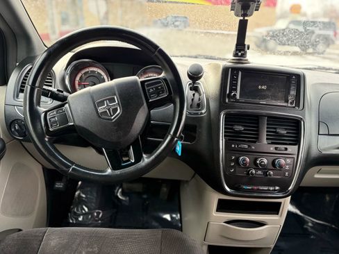 Used 2014 Dodge Grand Caravan SE image 10