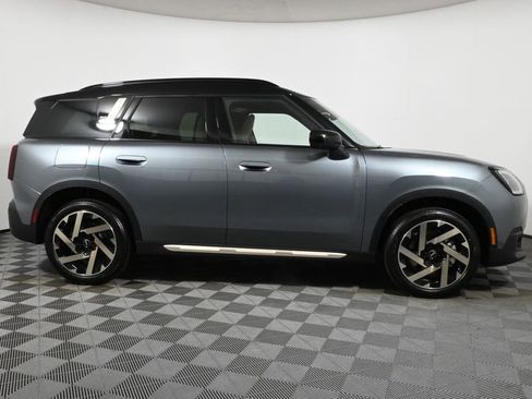 Used 2025 MINI Cooper Countryman S w/ Comfort Package Max image 8
