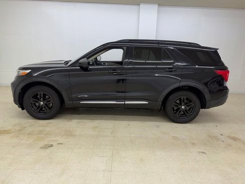 Used 2020 Ford Explorer XLT w/ Equipment Group 202A AWD/4WD image 2