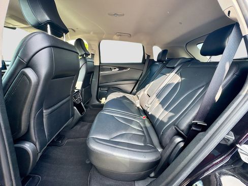 Used 2023 Lincoln Nautilus AWD image 25