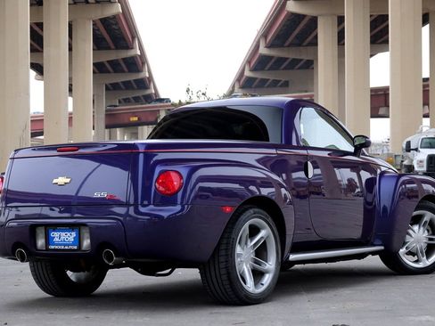 Used 2004 Chevrolet SSR w/ Preferred Equipment Group image 3