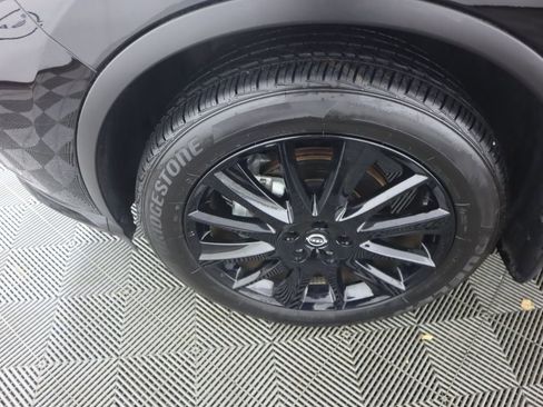 Certified 2024 Nissan Murano SV w/ SV Midnight Edition Package image 32