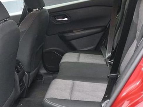 Used 2025 Nissan Rogue SV image 16