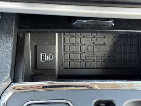Used 2024 Ford Expedition XLT AWD/4WD image 19