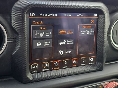 Used 2021 Jeep Wrangler Unlimited Sahara w/ Cold Weather Group image 28